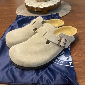 Birkenstock Women's Boston Soft Footbed Clog Taupe Size 7/7.5